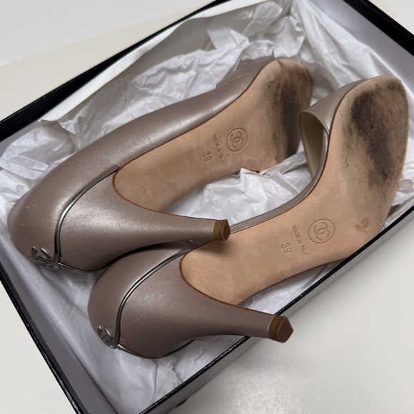 Genuine Chanel heels - taupe size 39/ 9B - Picture 9 of 12